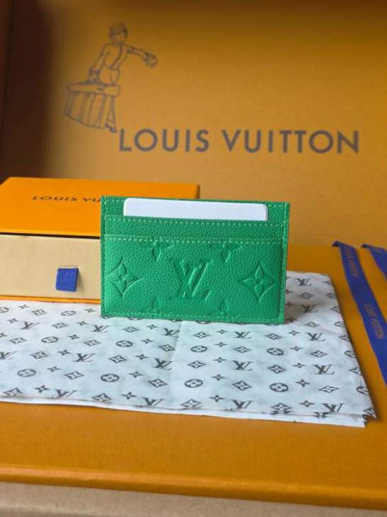 Picture of Louis Vuitton Wallets _SKUfw220044117fw